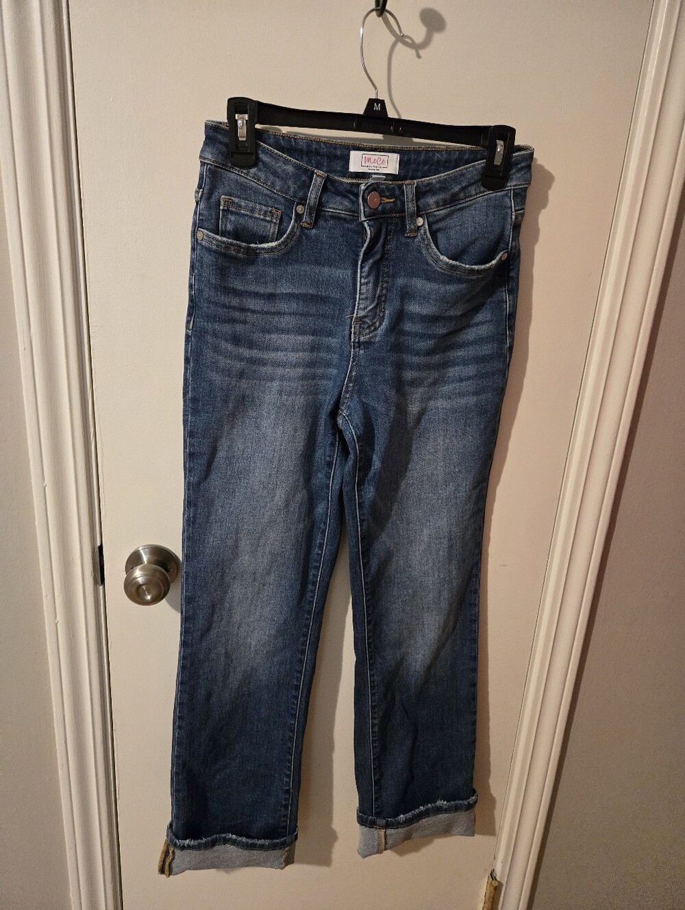 MoCo Boutique Medium Wash Cropped Straight Jeans